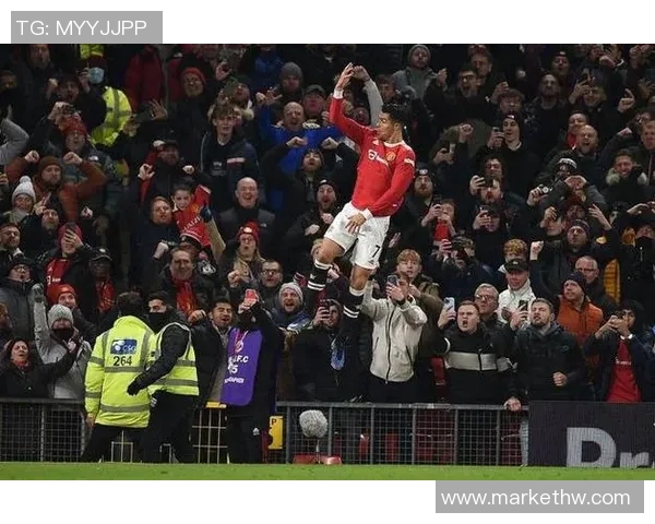 曼联历史性逆袭！C罗绝杀带队晋级，皇马堕入尴尬淘汰区